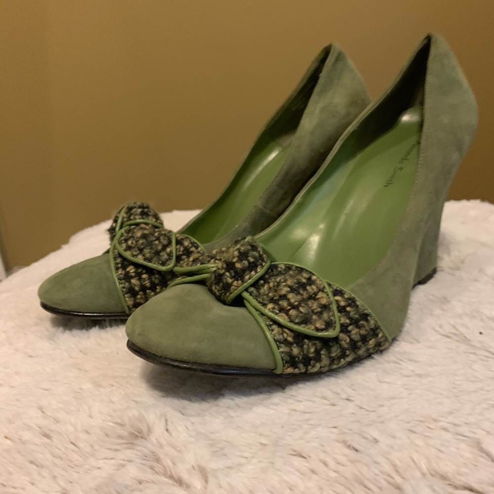 7.5 Swede yummy green bow tie wedges